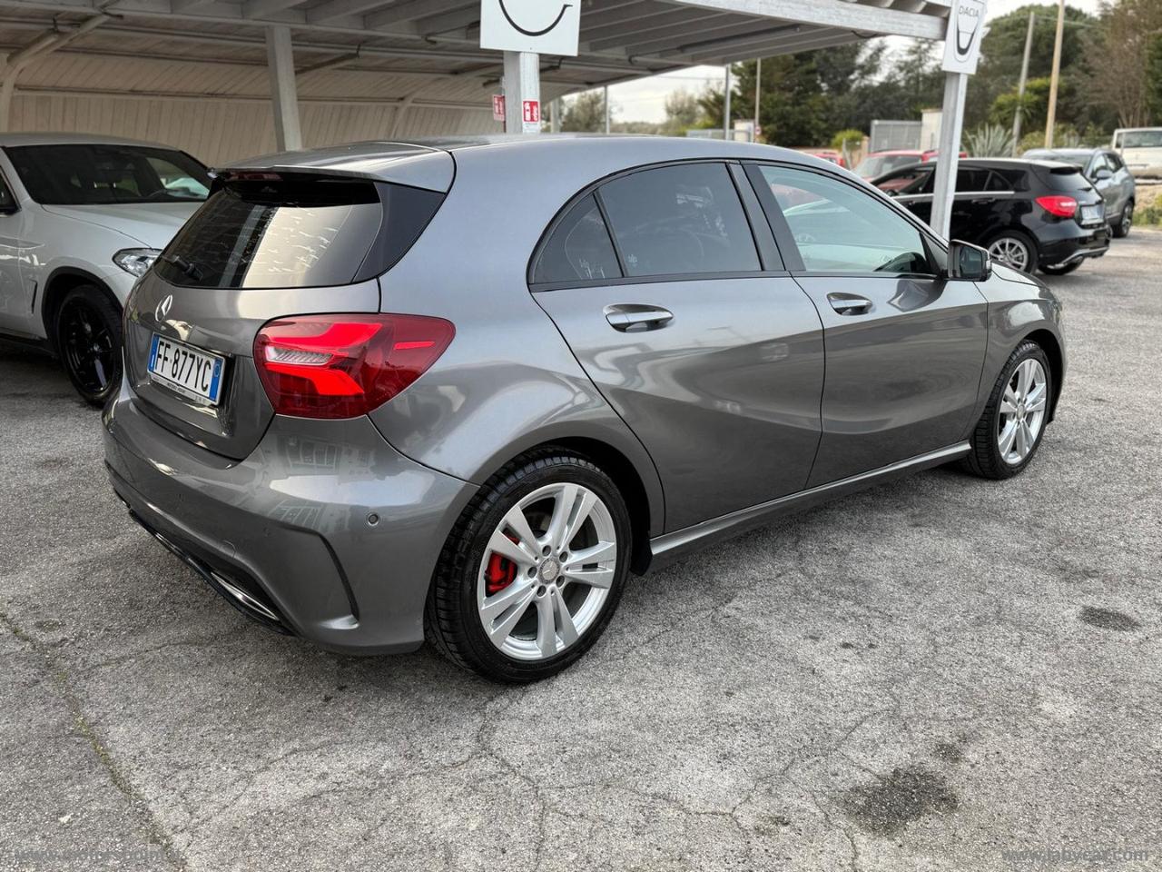 MERCEDES-BENZ A 180 d Premium