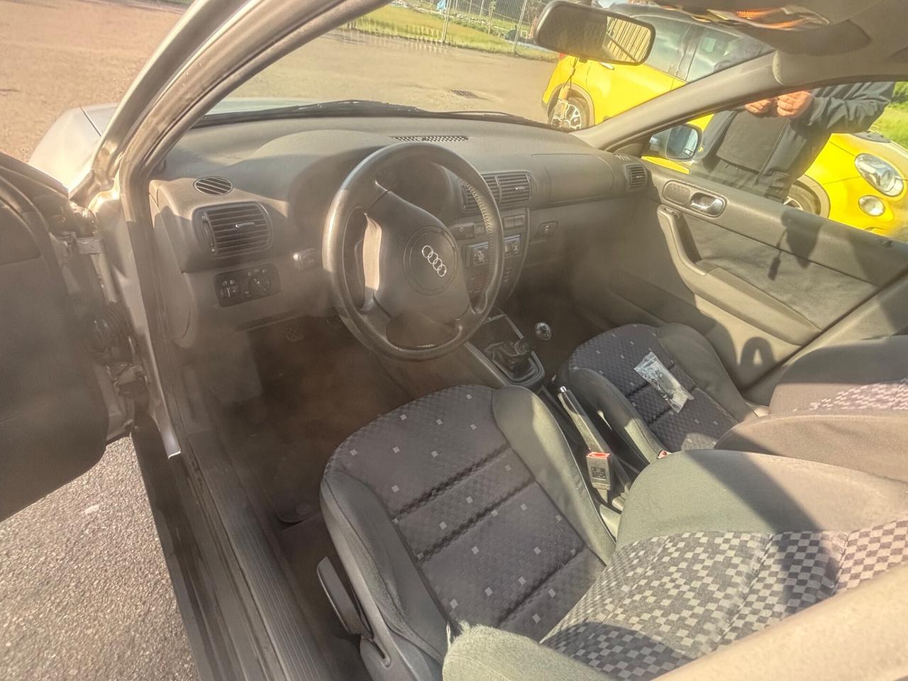 Audi A3 1.6 cat 5p. Attraction