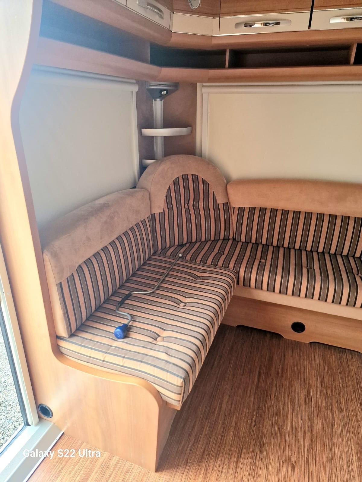 Hobby la Vita Caravan del 2010 in saldo 695