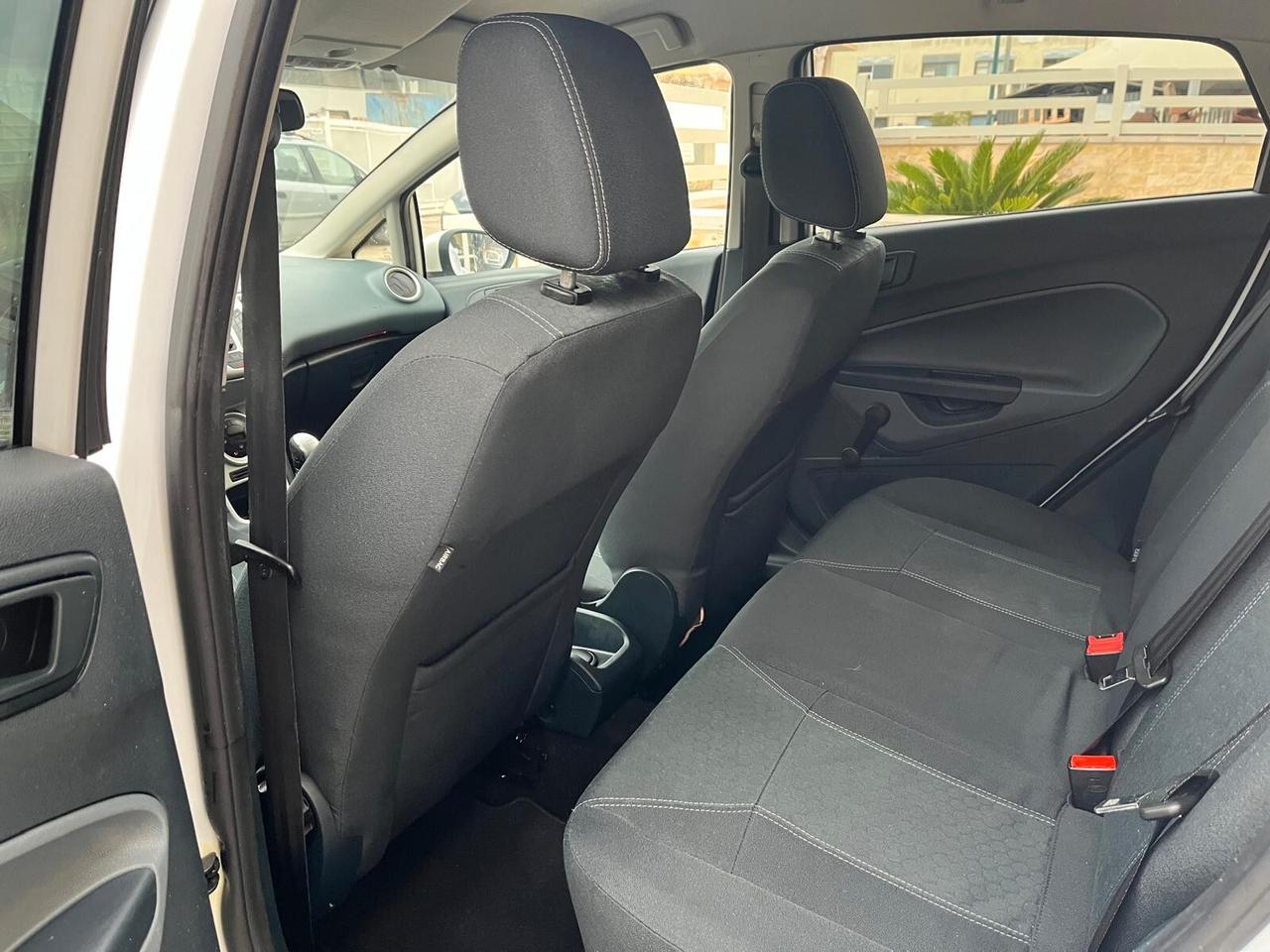 Ford Fiesta 1.4 TDCi 68CV 5 porte Titanium