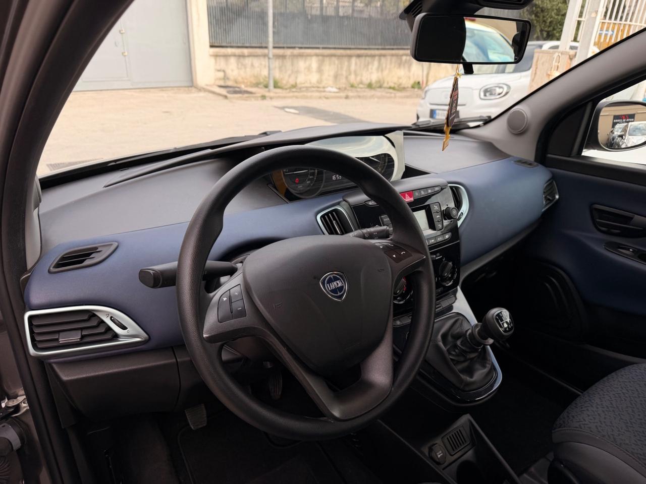 Lancia Ypsilon 1.0 Hybrid Gold CAR PLAY