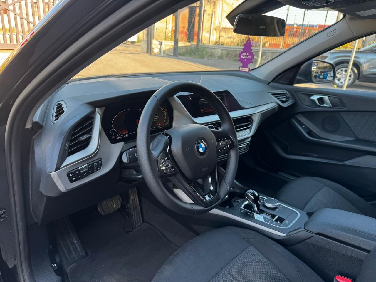 Bmw 116 116d 5p. Advantage