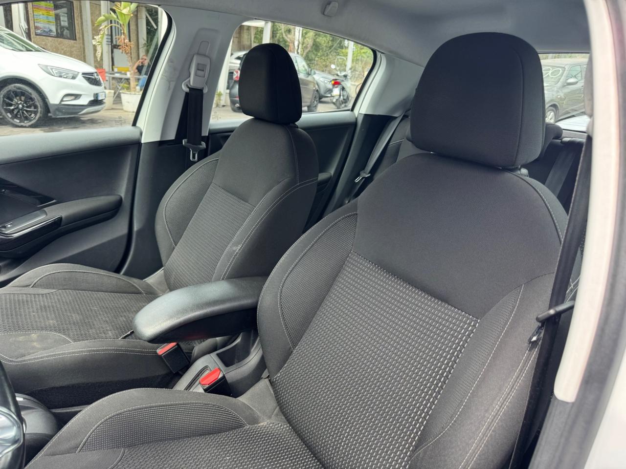Peugeot 208 PureTech Turbo 110 EAT6 S&S 5 porte Allure