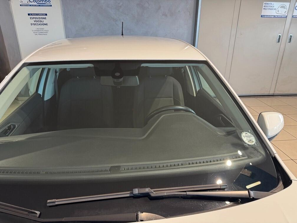 Volkswagen Polo 5p 1.0 tsi Comfortline 95cv App conn 15" Neopat