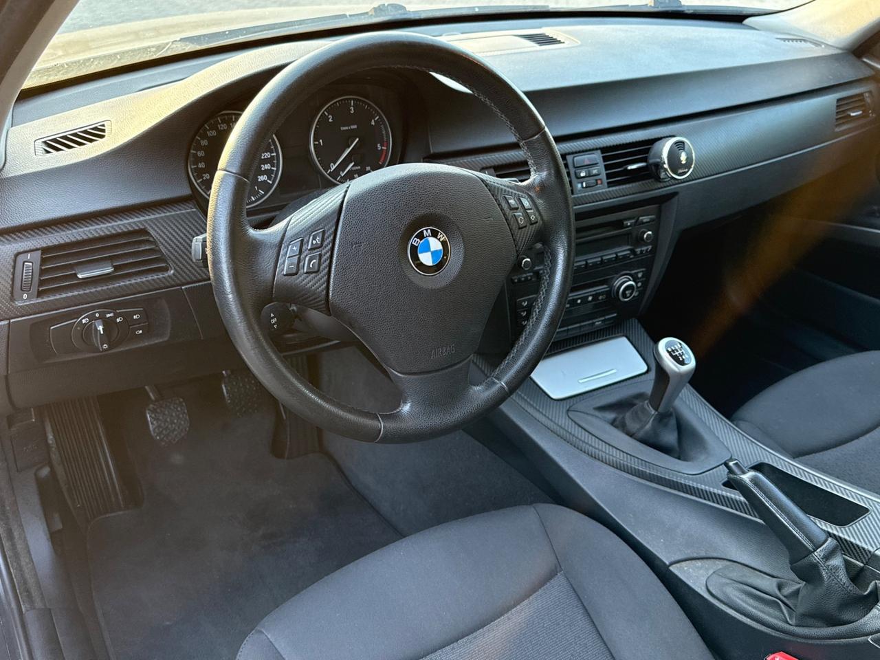 Bmw 320d 177CV E91 MOTORE BATTE !