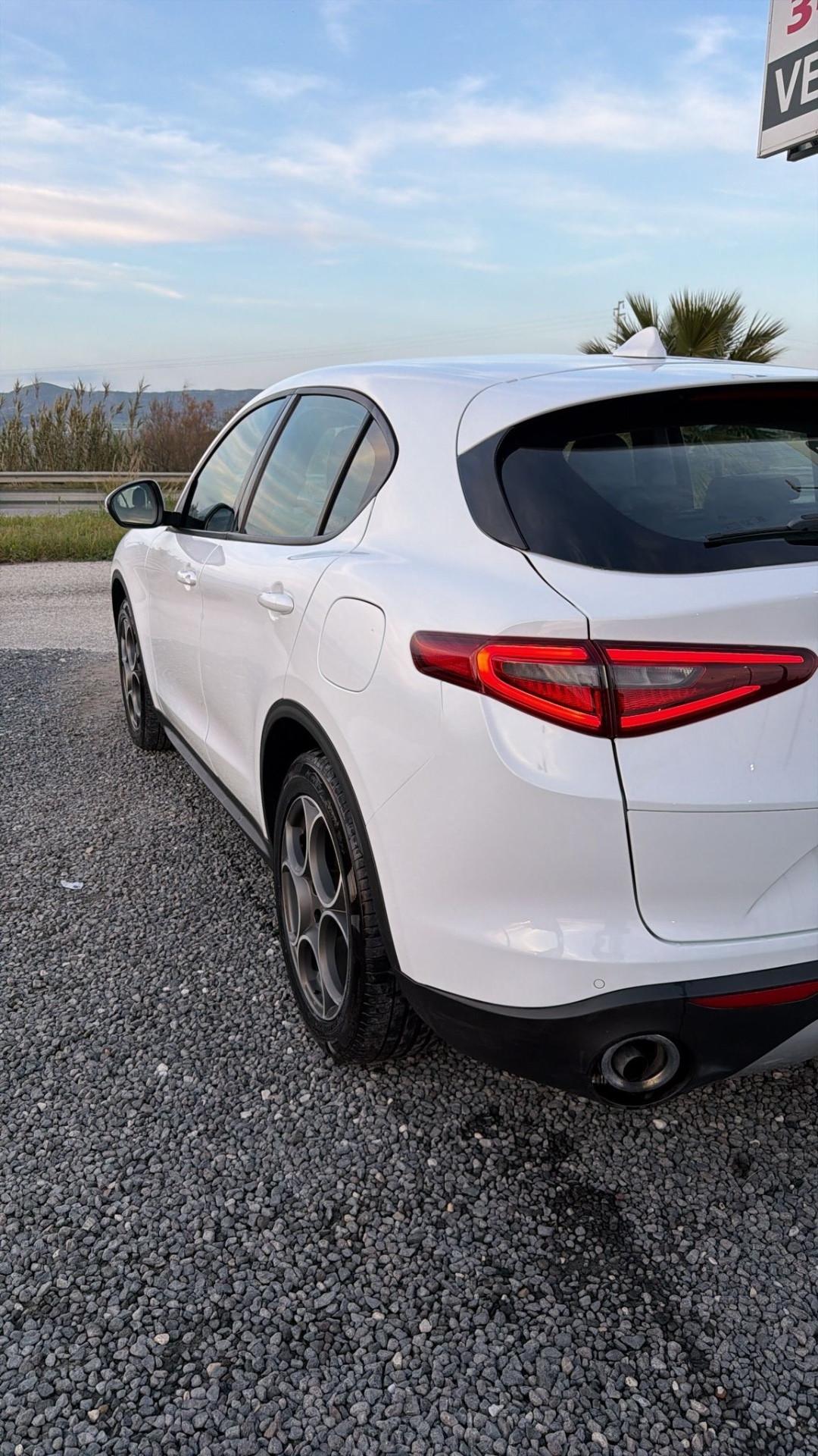 Alfa Romeo Stelvio 2.2 Turbodiesel 190 CV AT8 RWD Super