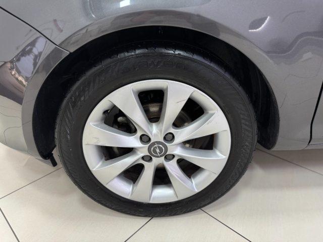 OPEL Corsa 1.2 5 porte Sport