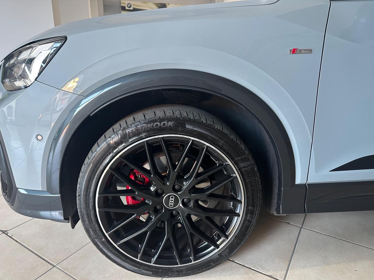 Audi Q2 35 TDI S tronic Identity Black