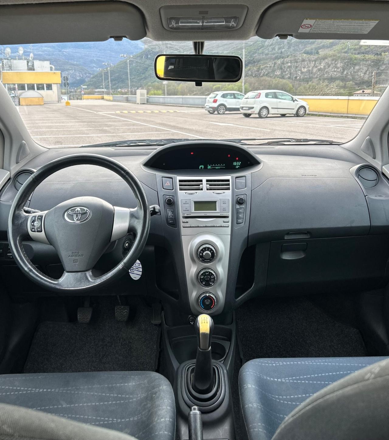Toyota Yaris 1.0 5 porte Edizione SOL Neopatentati