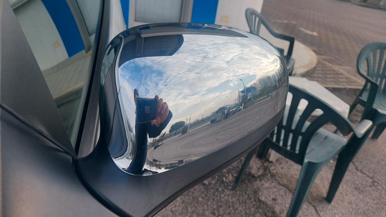 Lancia Ypsilon 1.0 FireFly 5 porte S&S Hybrid Ecochic Gold