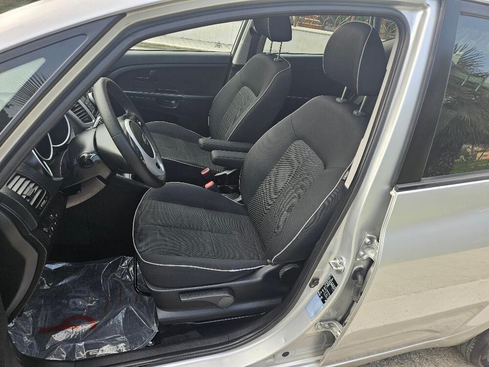 Kia Venga 1.4 CRDi 90CV Cool" Con Tetto Panoramico