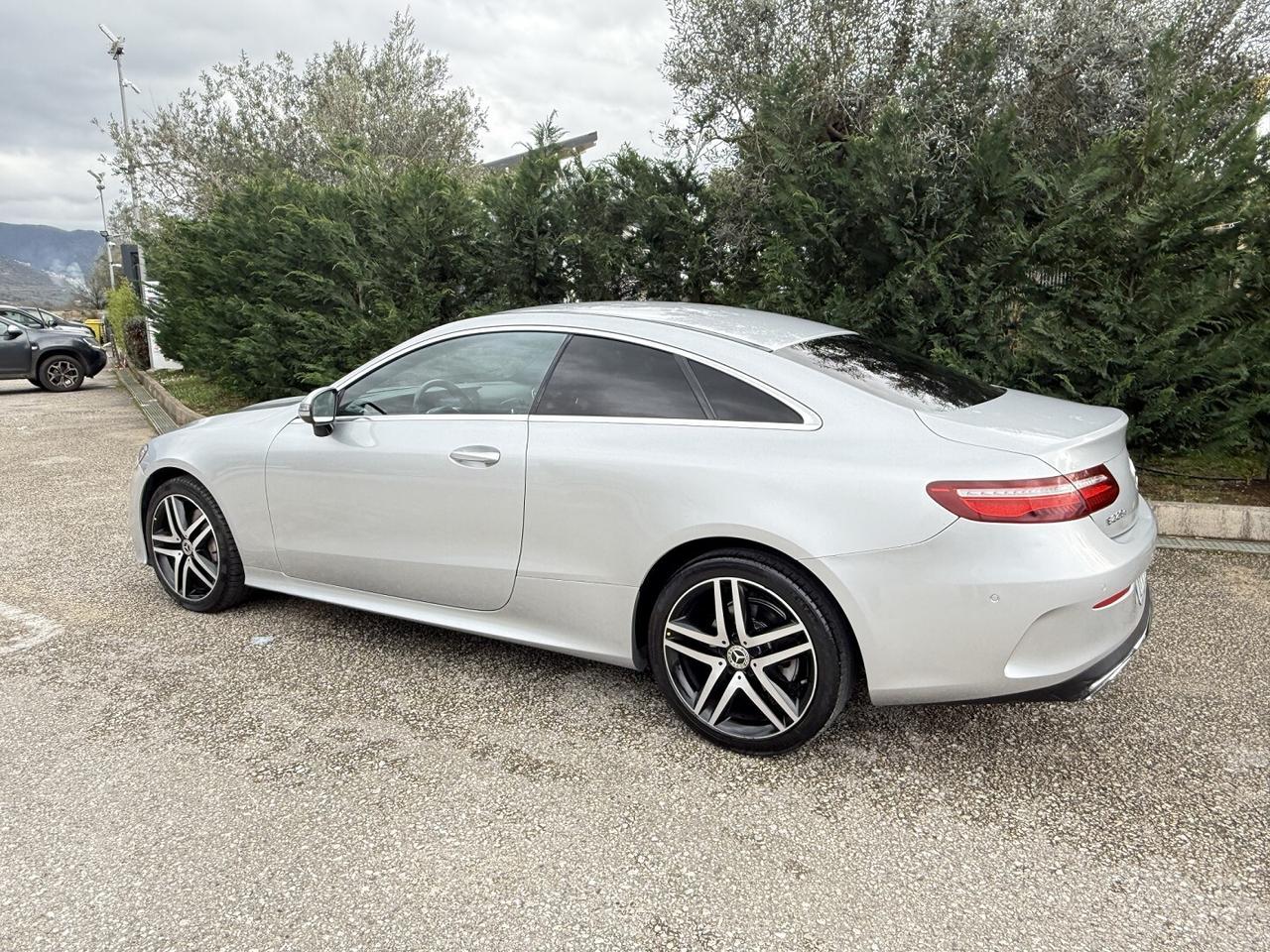 MERCEDES BENZ CLASSE E 220 coupè D AMG 4MATIC