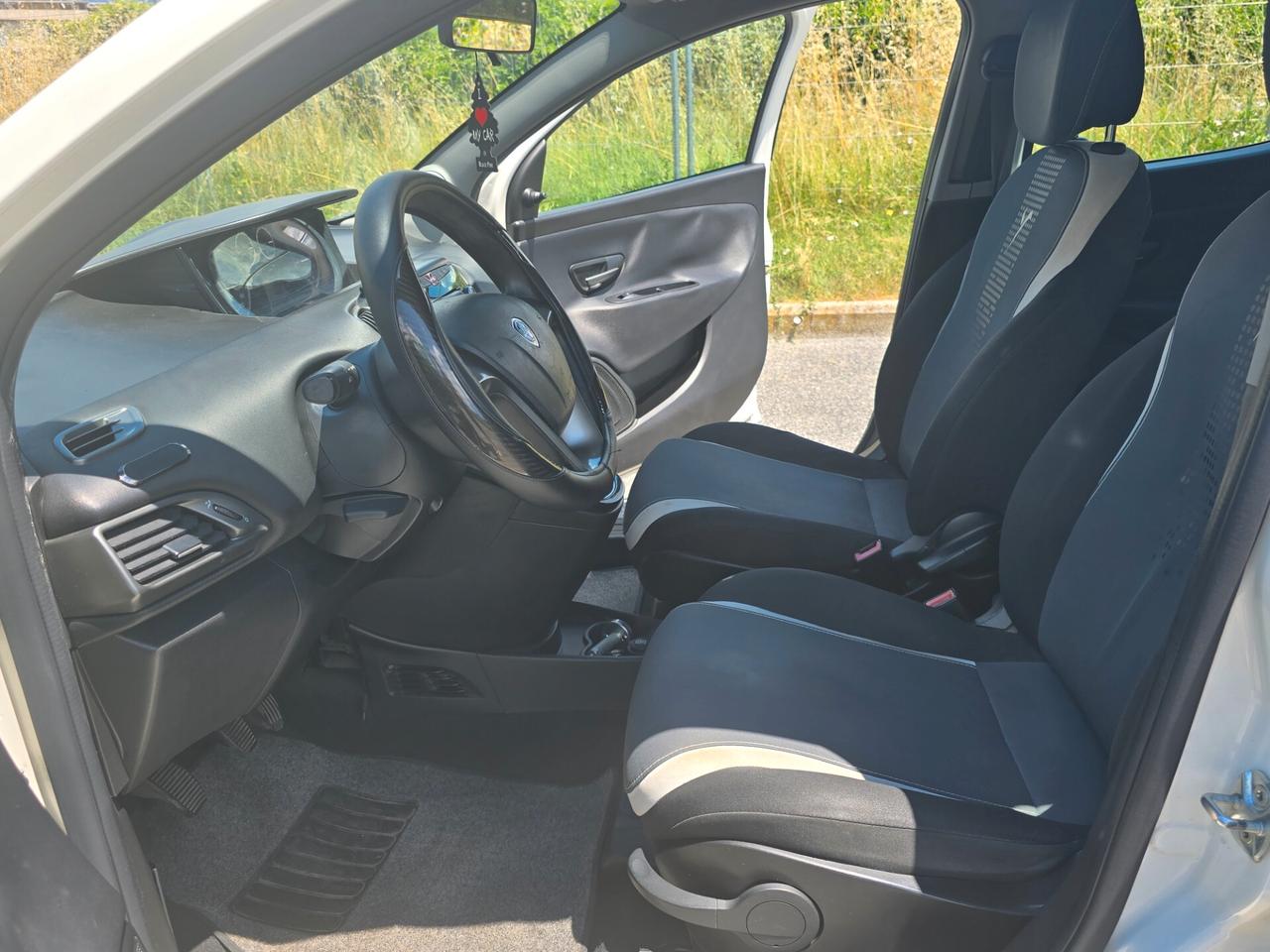 Lancia Ypsilon 1.2 69 CV 5 porte GPL Ecochic Platinum