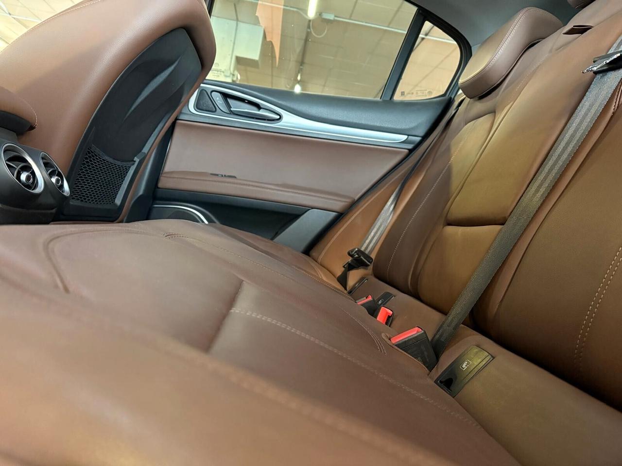 Alfa Romeo Stelvio EXECUTIVE 2.2 Turbodiesel AT8 Q4 70000 KM