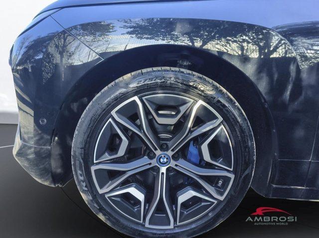 BMW iX xDrive40 Pacchetto Sportivo Edition Signature