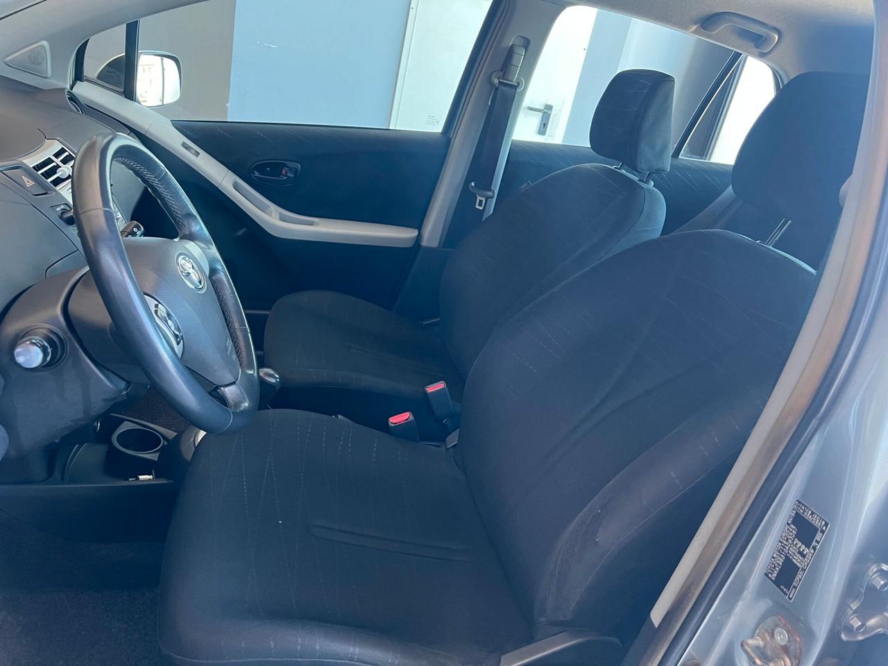 Toyota Yaris 1.3 5 porte/ok neopatentati