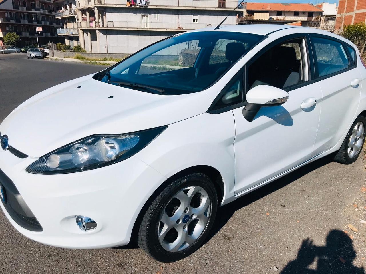 Ford Fiesta Ikon 1.4 TDCi 70CV 5 porte