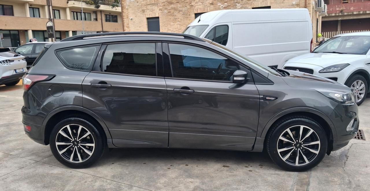 Ford Kuga 2.0 TDCI 120 ST-Line
