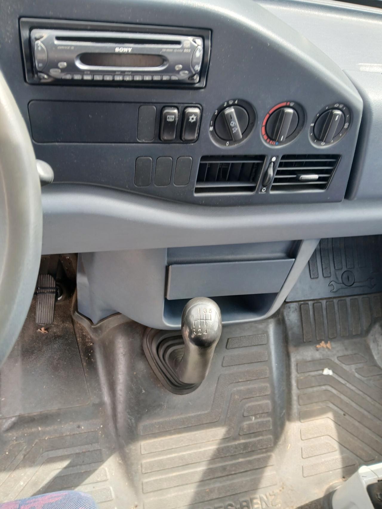 Mercedes Sprinter 9 posti clima pedana