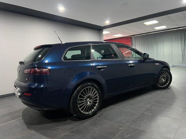 ALFA ROMEO 159 1.9 JTDm 16V Sportwagon Distinctive