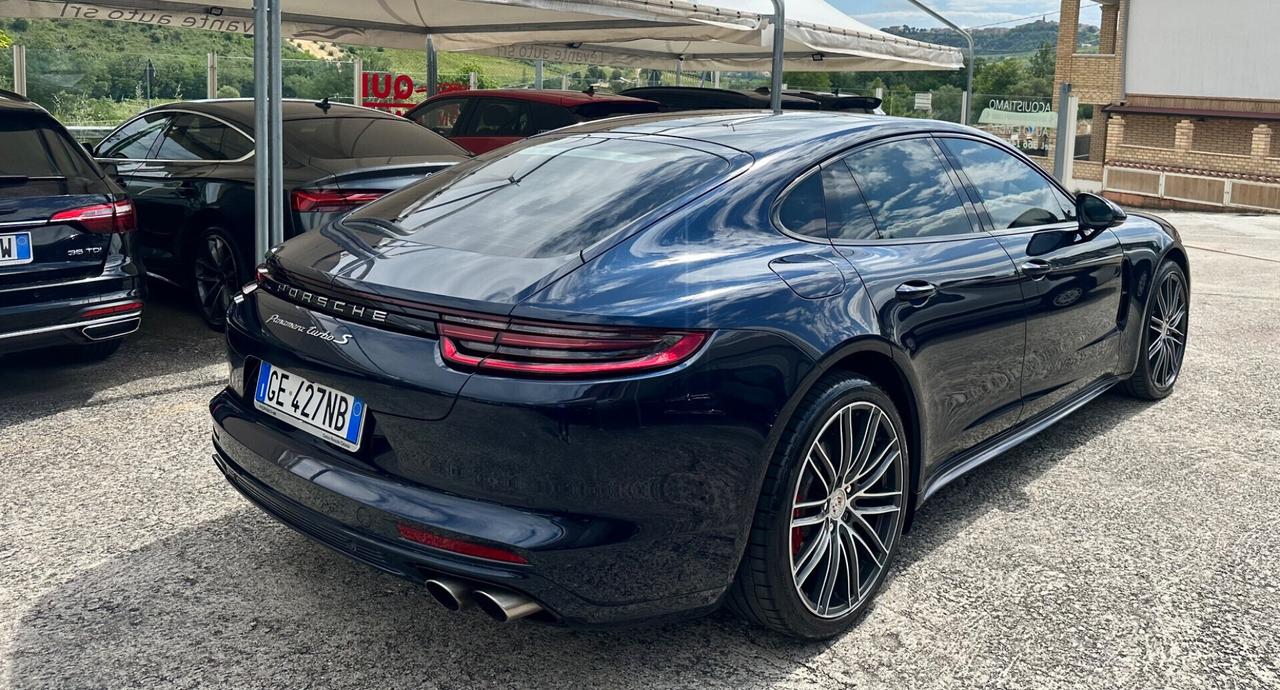 Porsche Panamera 4.0 Turbo