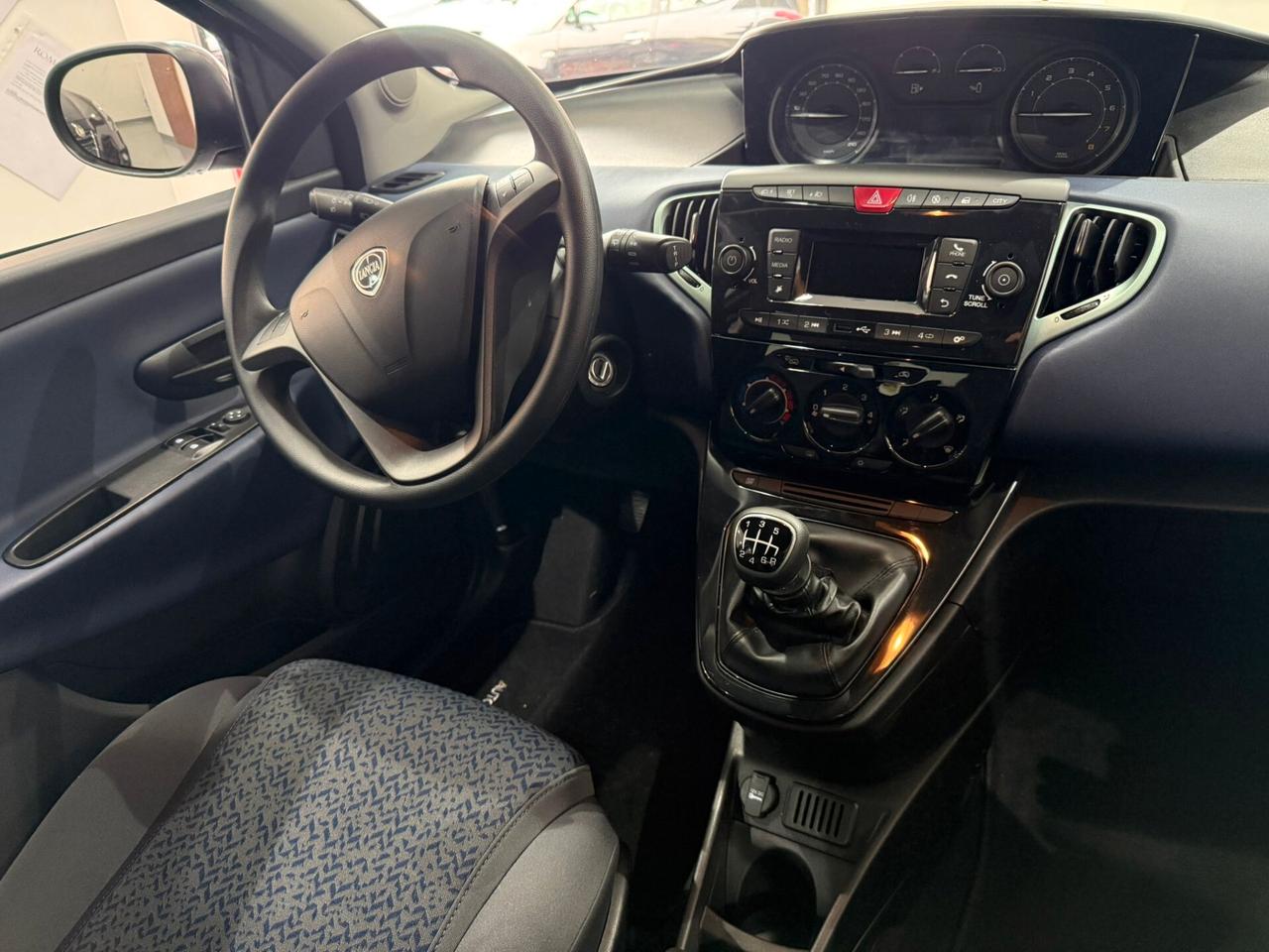 Lancia Ypsilon HYBRID KM 0*OK NEOPATENTATI*