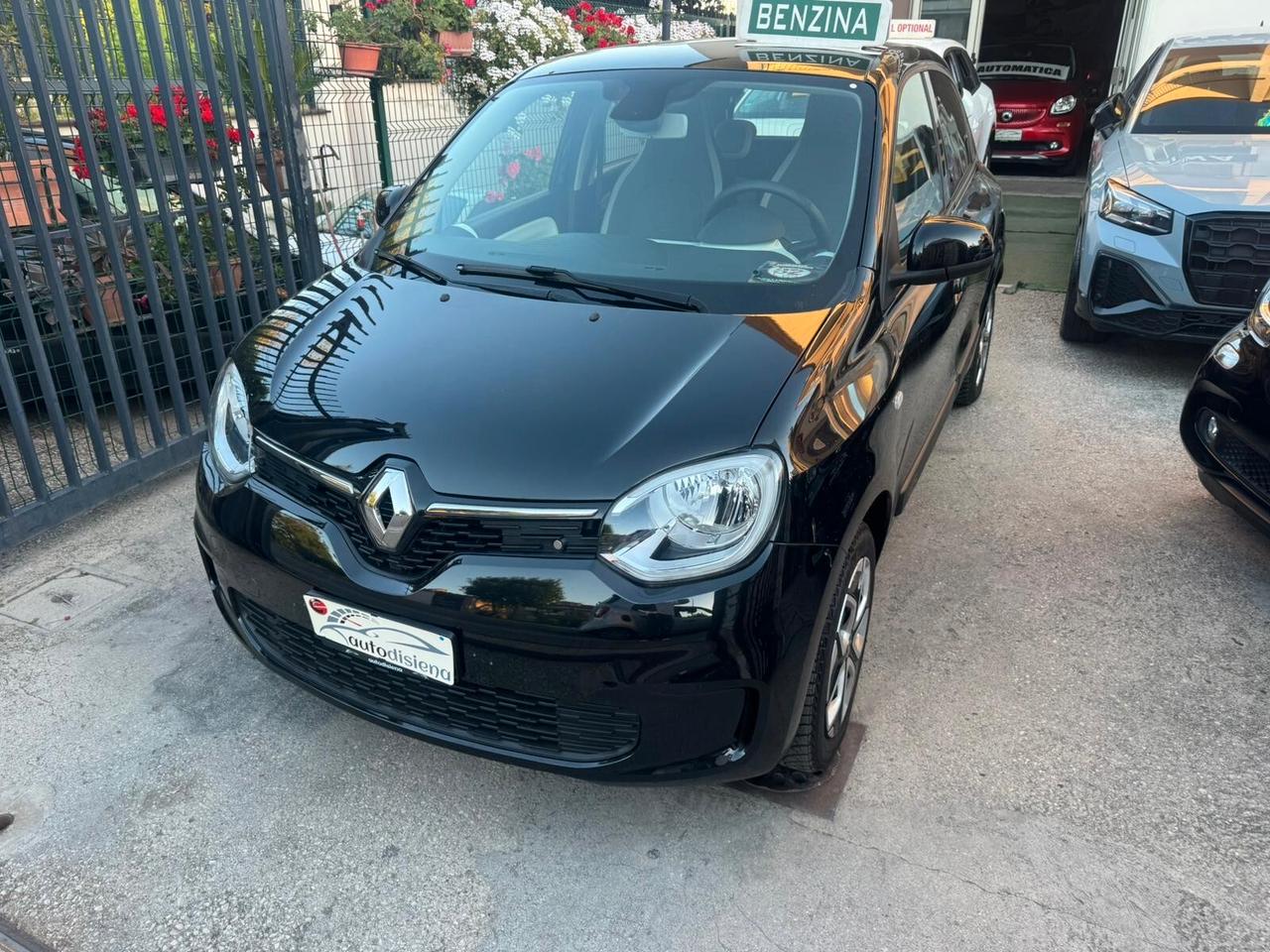 Renault Twingo SCe 65 CV Duel2 iva esposta