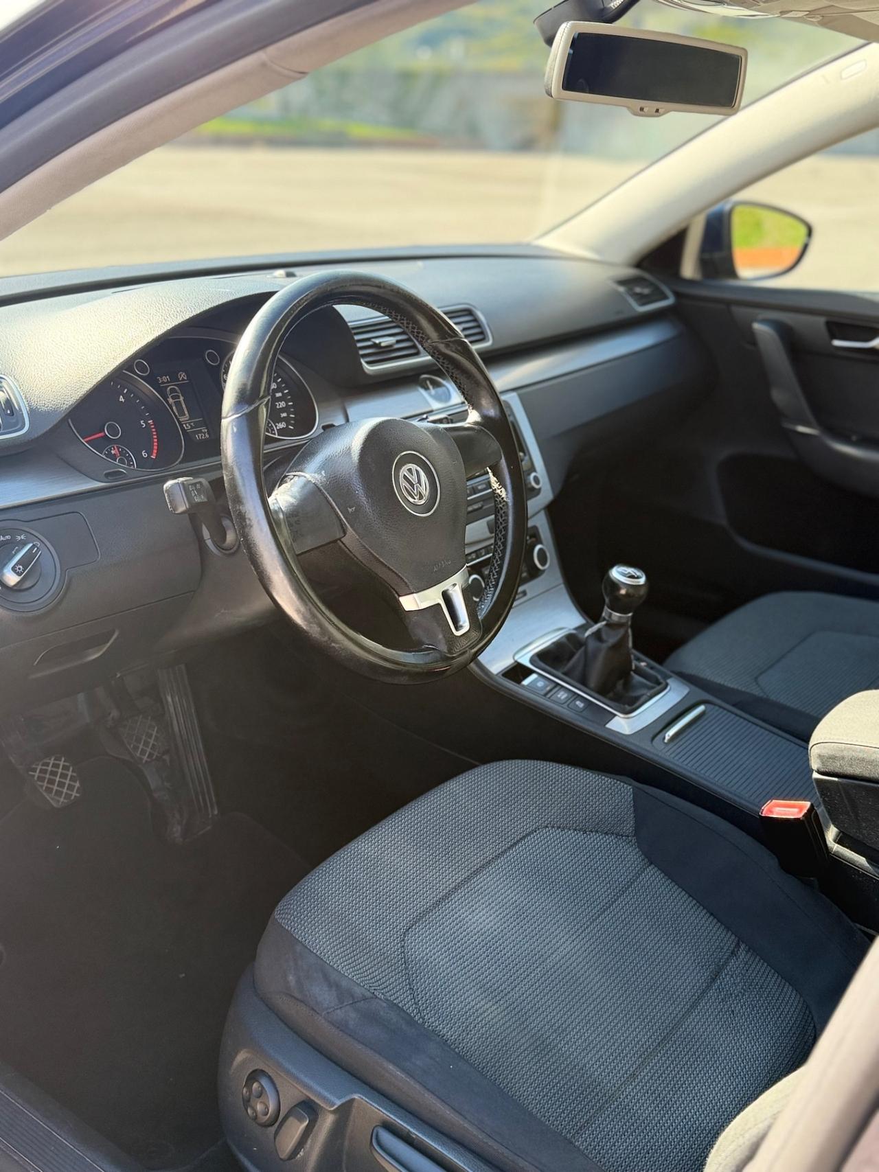 Volkswagen Passat Var. 1.6 TDI 105cv OK NEOPATENTATI