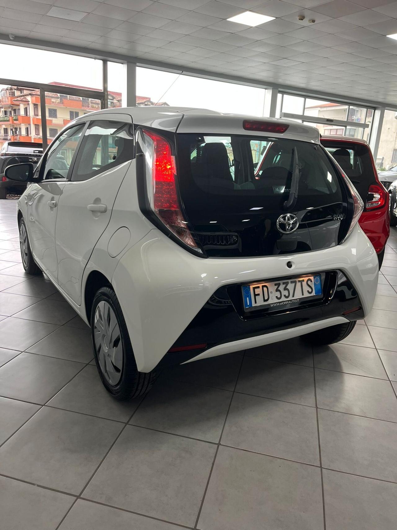 Toyota Aygo 1.0 VVT-i 69 CV 5 porte x-black