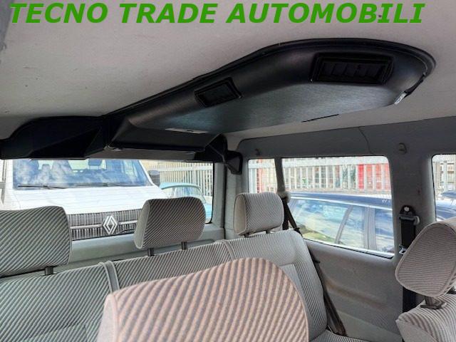 VOLKSWAGEN Transporter 2.5 Cat. Caravelle GL