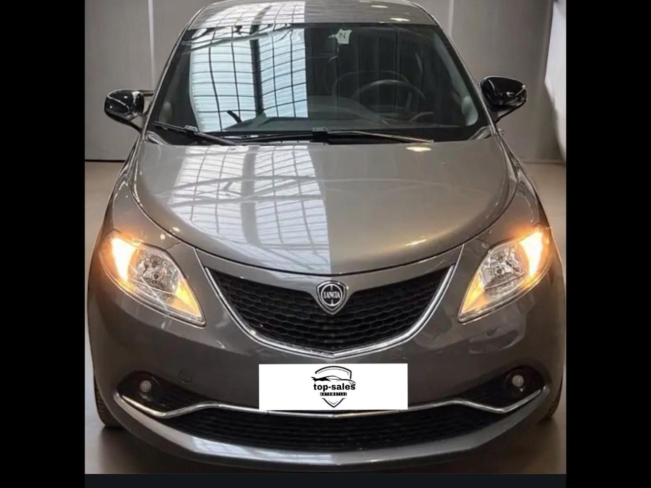 Lancia Ypsilon 1.2 69 CV 5 porte Platinum Si Neopatentati
