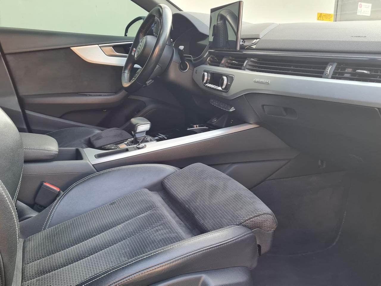 Audi A5 3.0 45 TDI Sport Attitude #9638