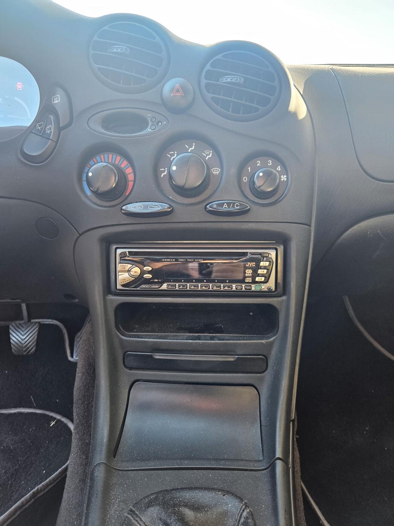 Hyundai Coupe 1.6i 16V cat Air