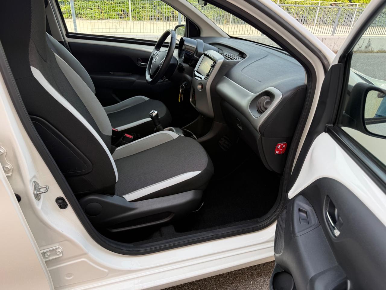 Toyota Aygo 1.0 VVT-i 69 CV 5 porte x-play
