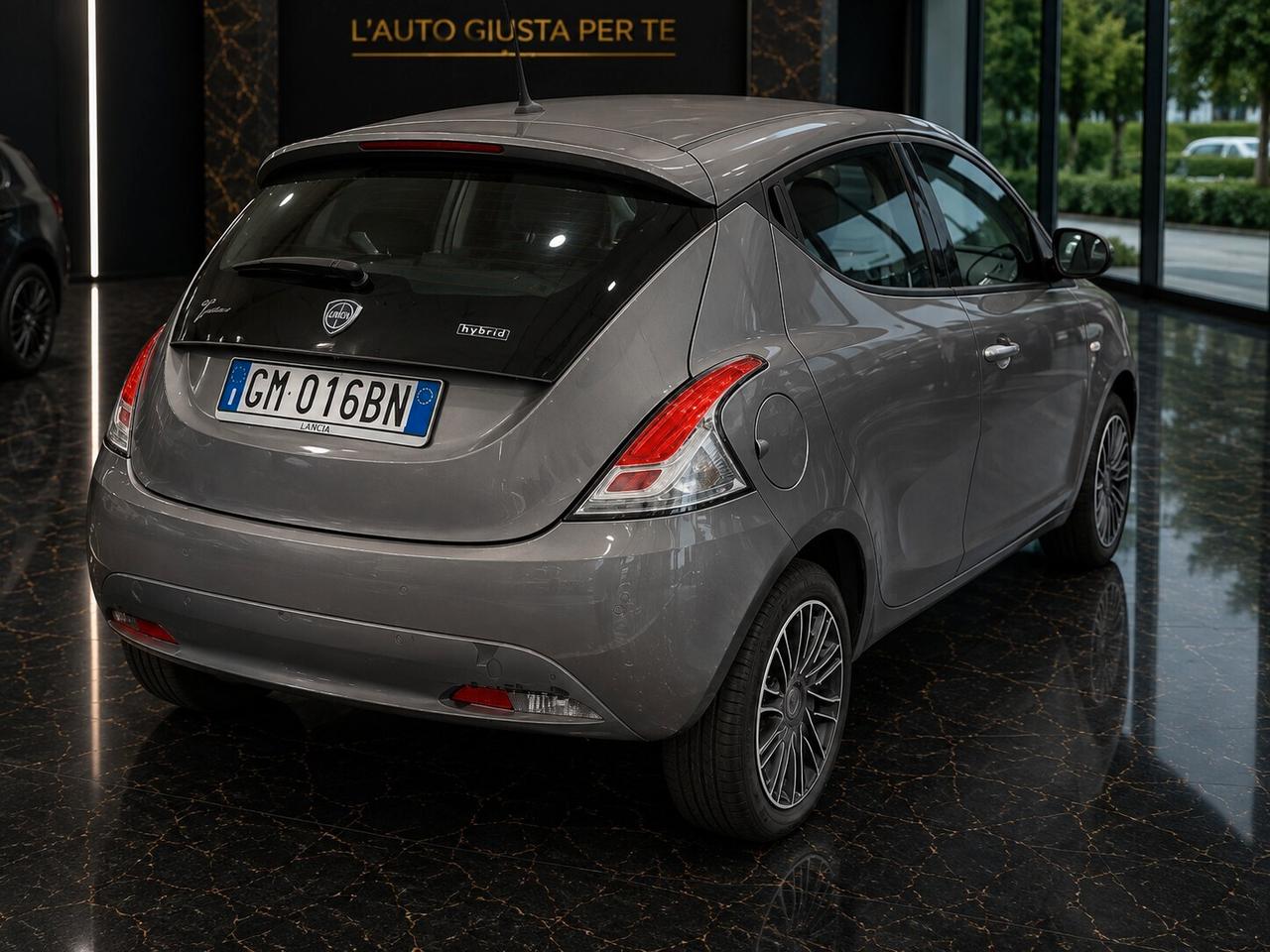 Lancia Ypsilon 1.0 FireFly 5 porte S&S Hybrid Silver Plus
