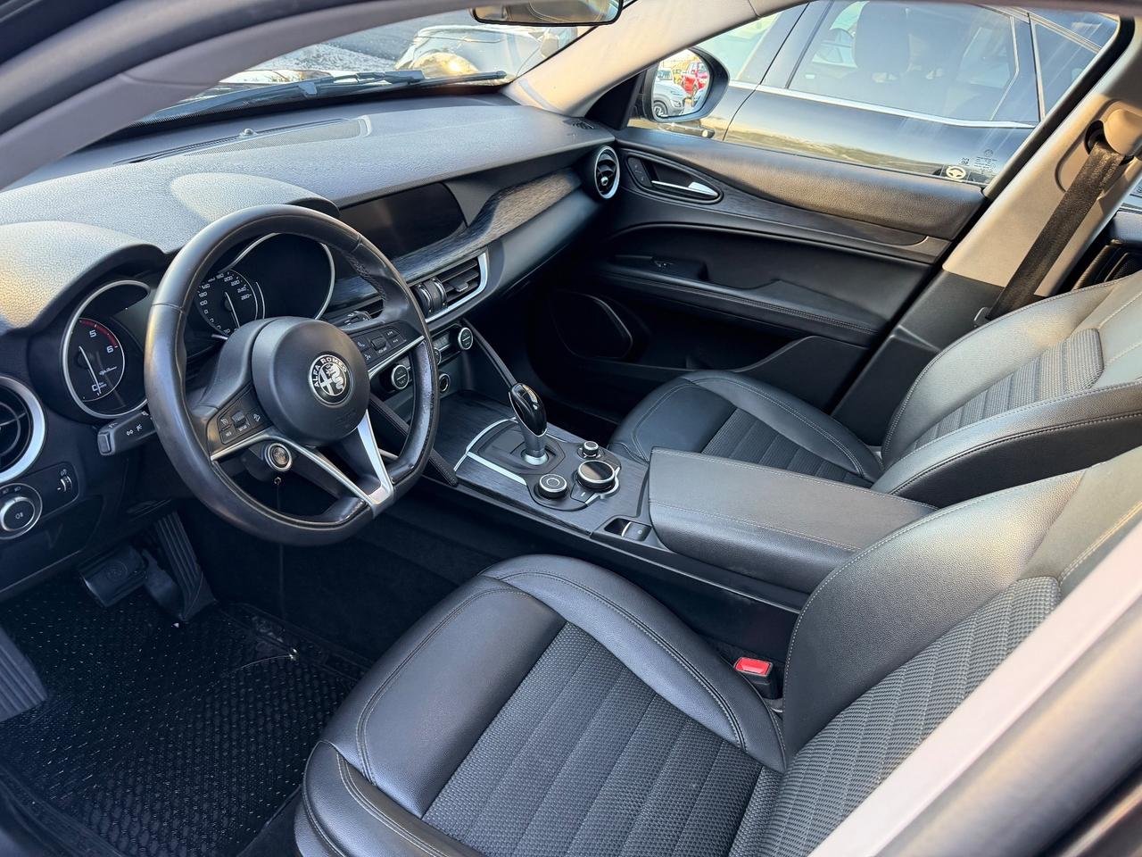 Alfa Romeo Stelvio 2.2 Turbodiesel 190 CV AT8 Q4 Business