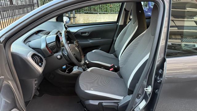 TOYOTA Aygo CONNECT 1.0 VVT-i 72CV 5P.X-PLAY MMT*24M.G.*R.CAM*