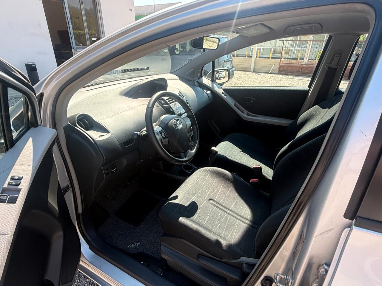 Toyota Yaris 1.0 3 porte Sol