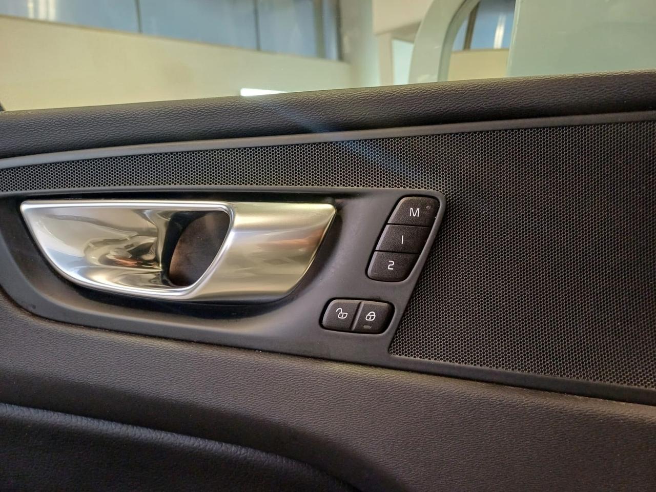 Volvo XC 60 XC60 B4 (d) AWD Geartronic Inscription
