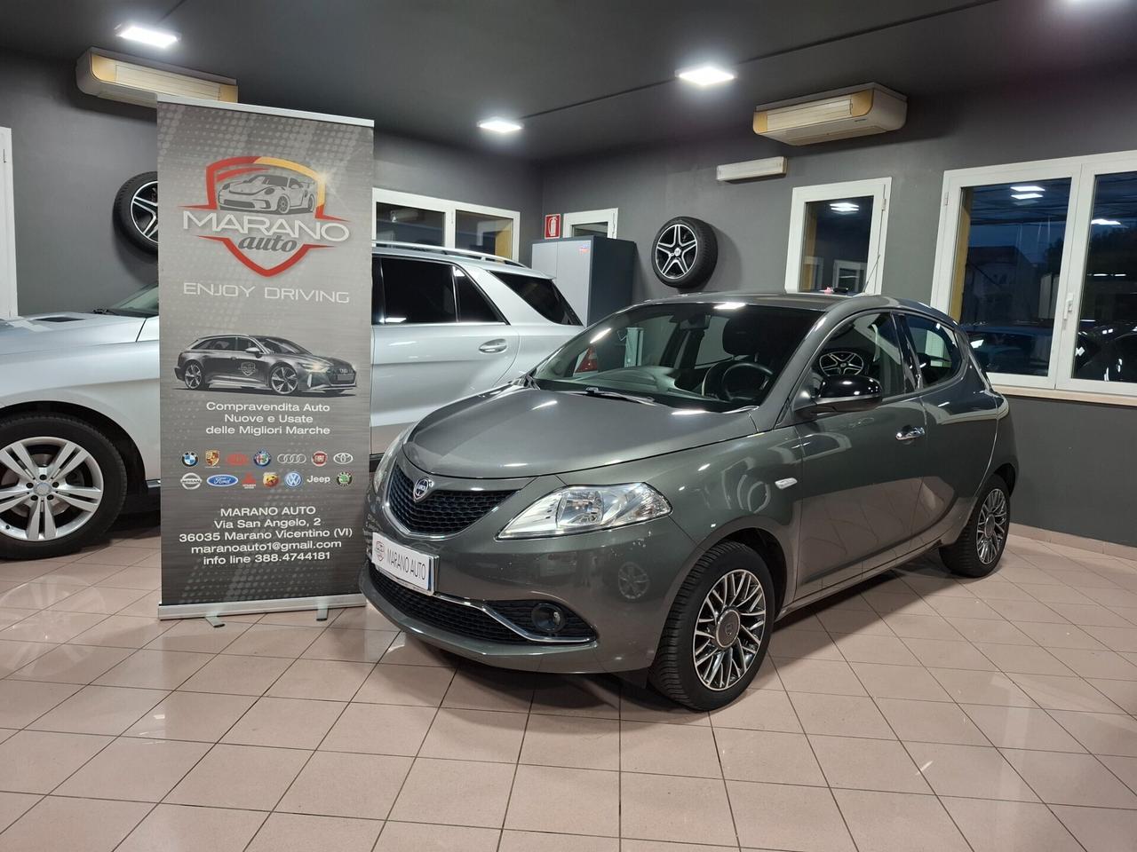 Lancia Ypsilon 1.2 benzina Silver Neopatentato