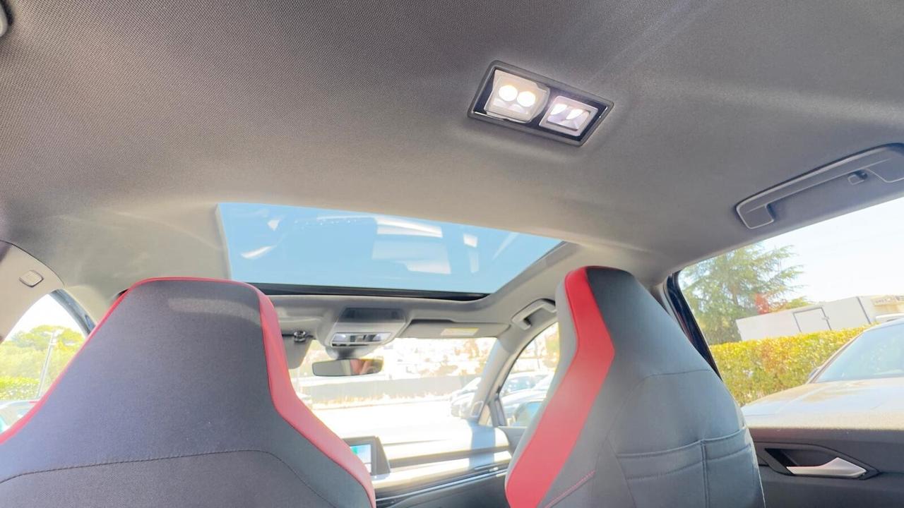 Volkswagen Golf GTI 2.0 TSI DSG/TETTO/IQ LIGHT/HEAD UP DISPLAY/HARMAN KARDON/