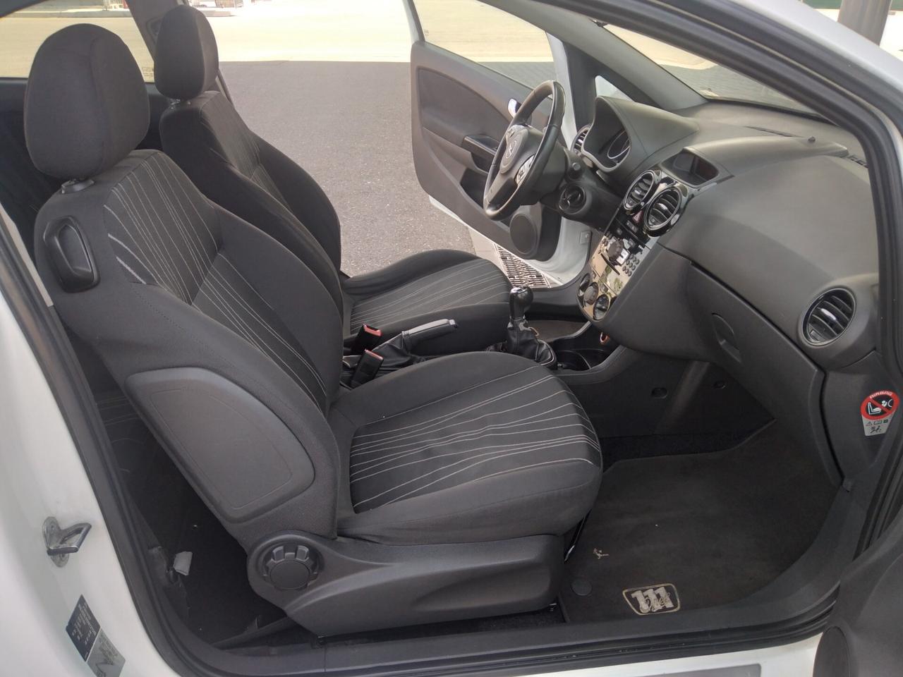 Opel Corsa 1.2 80CV 3 porte GPL-TECH Club x neopatentati