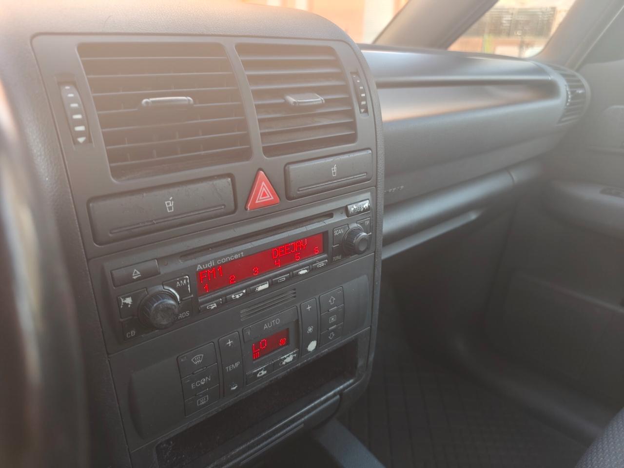 Audi A2 1.4 Benz euro 4 16V neopatentati