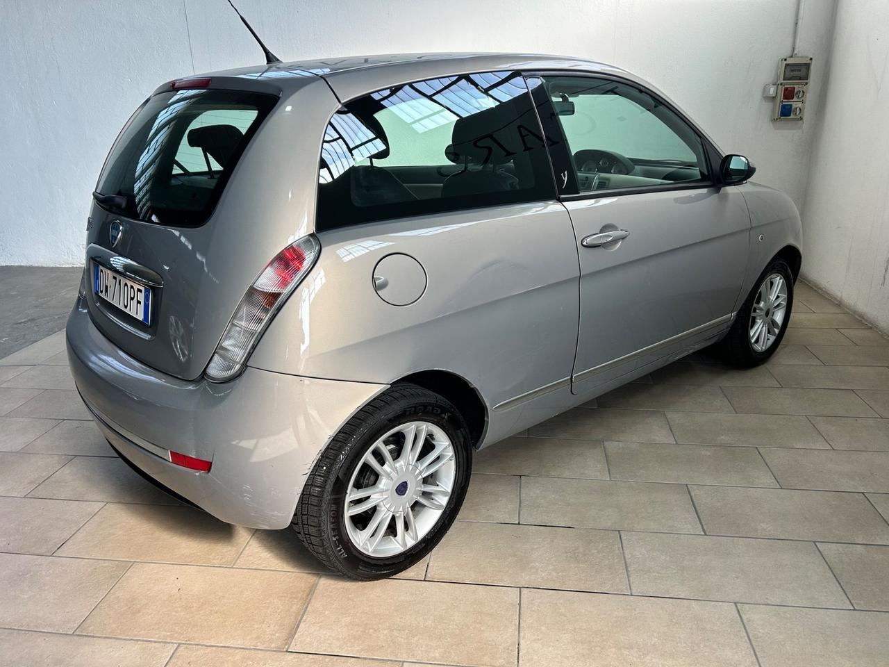 Lancia Ypsilon 1.2 Versus