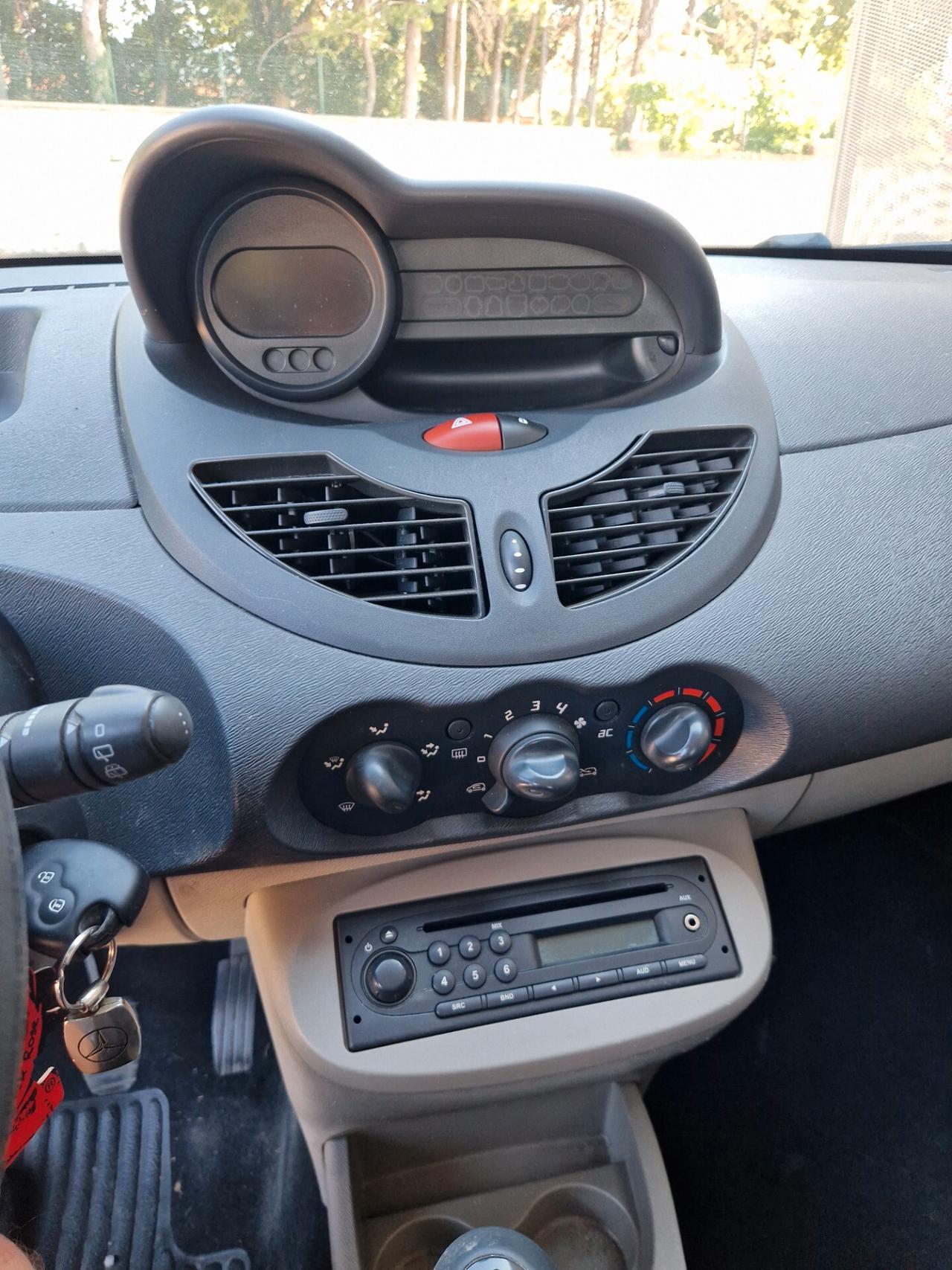 Renault Twingo 1.2 benz 58CV - 2010