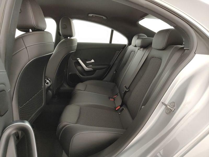 Mercedes-Benz CLA Coupé CLA 180 d Automatic Sport