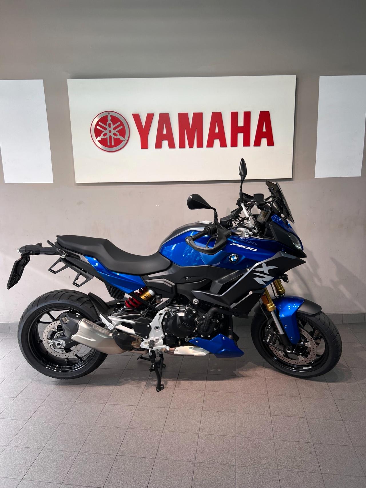 Bmw F 900 XR racing blue metallic