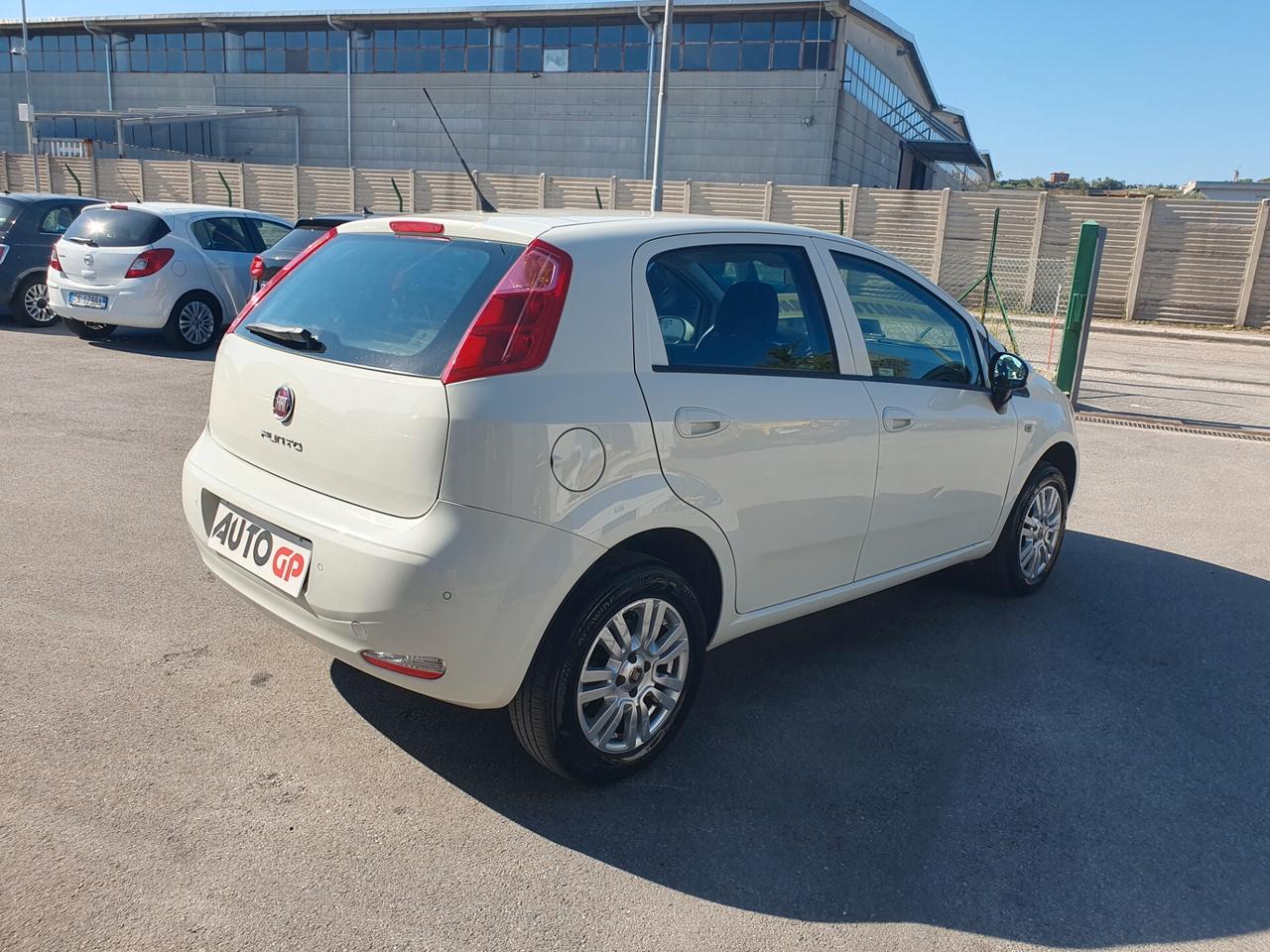 Fiat Punto 1.4 8V 5 porte Natural Power metano2016