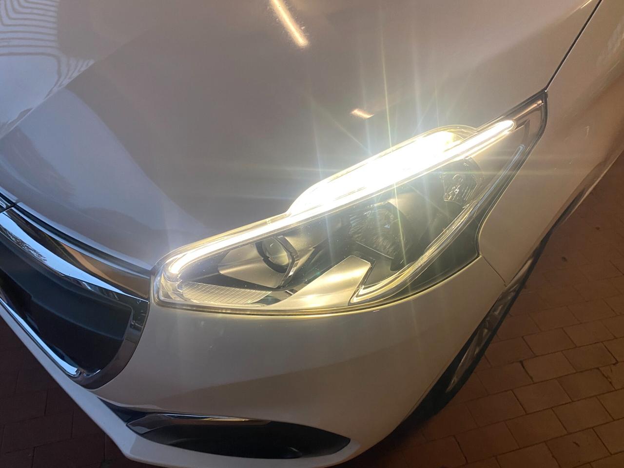 Peugeot 208 PureTech 82 5 porte Allure