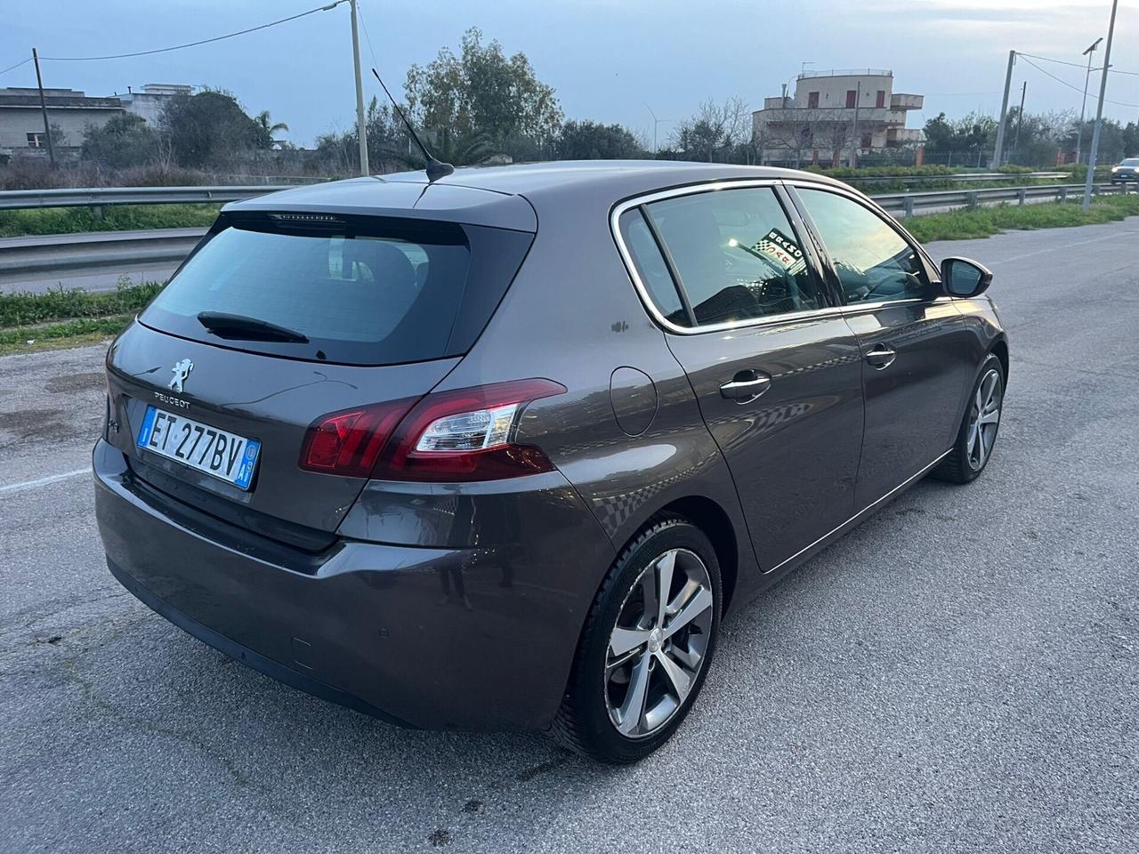 Peugeot 308 1.6 e-HDi Stop&Start Allure Unipro 2013